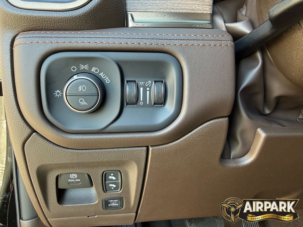 New 2026 Diamond Black Crystal Pearlcoat Ram Limited image 14