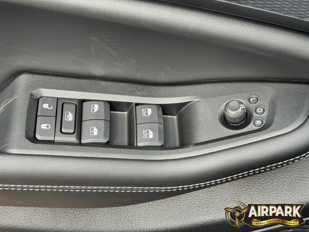 New 2025 Baltic Gray Jeep Laredo image 17