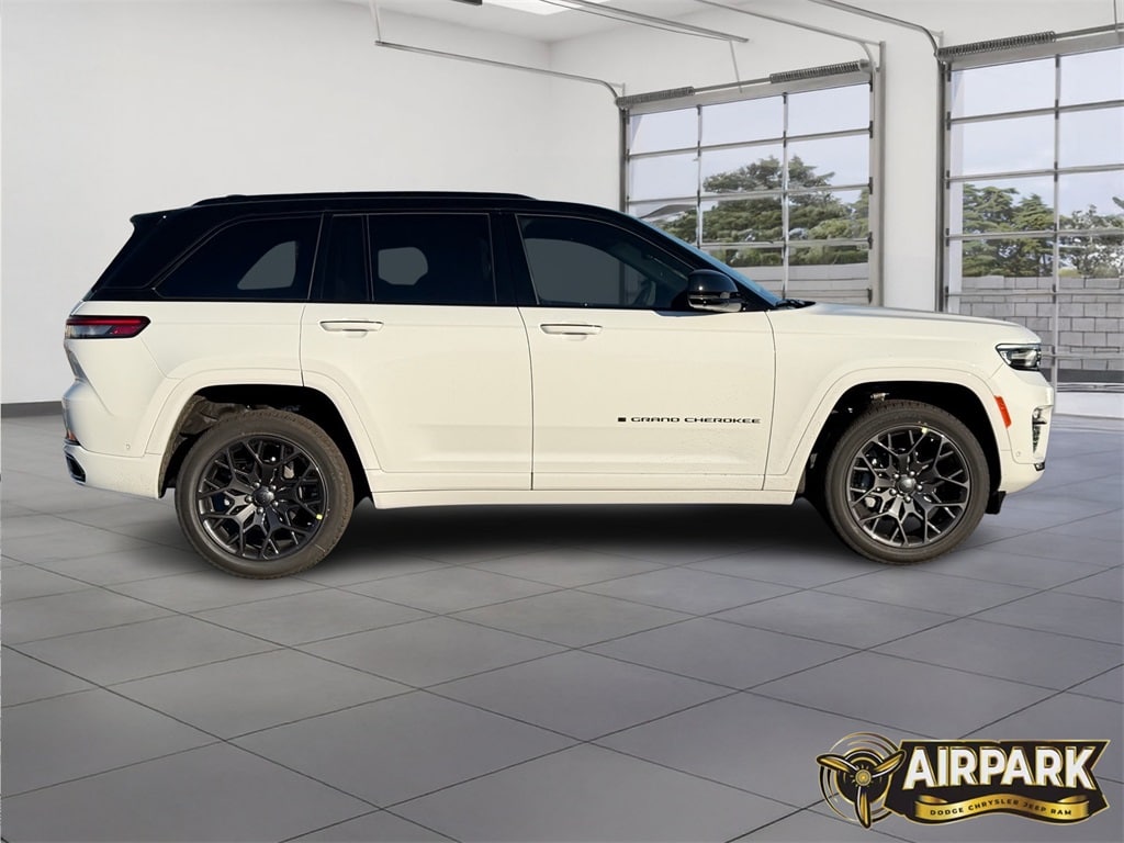New 2025 Jeep Grand Cherokee Summit Sport Utility