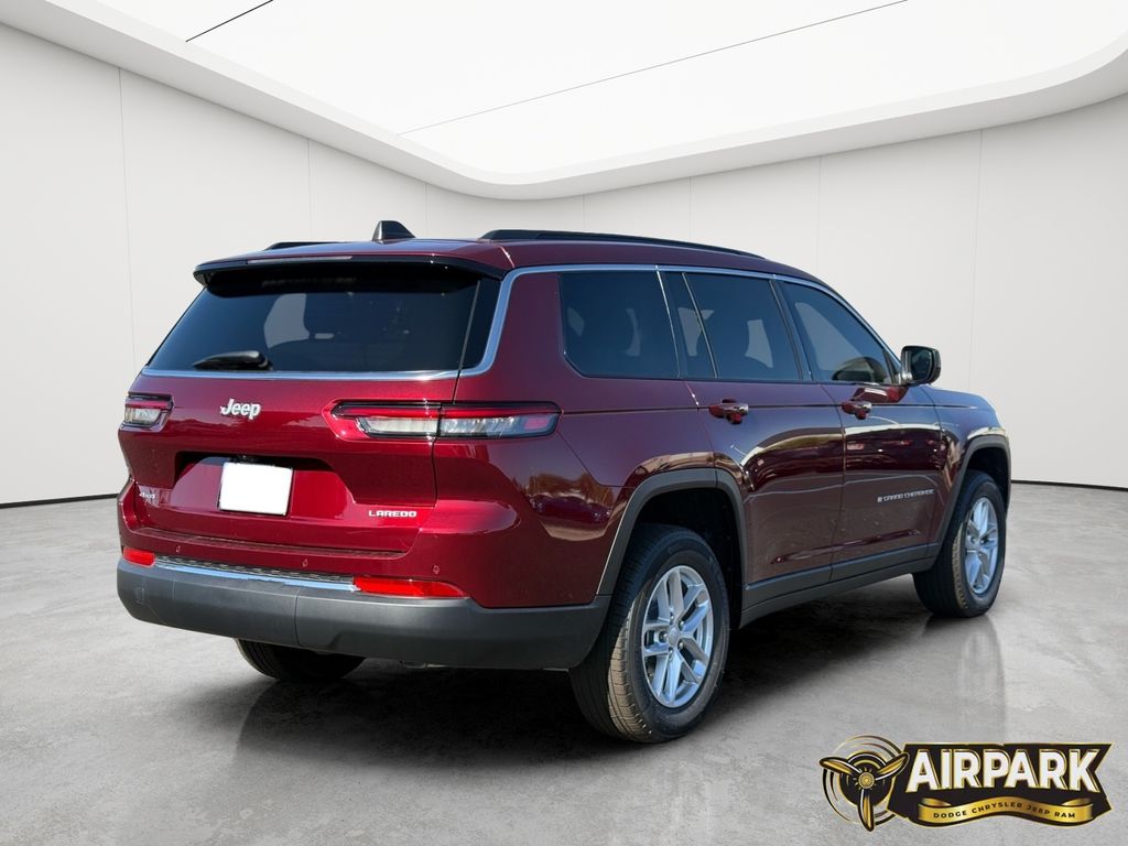 New 2025 Velvet Red Pearlcoat Jeep Laredo image 4