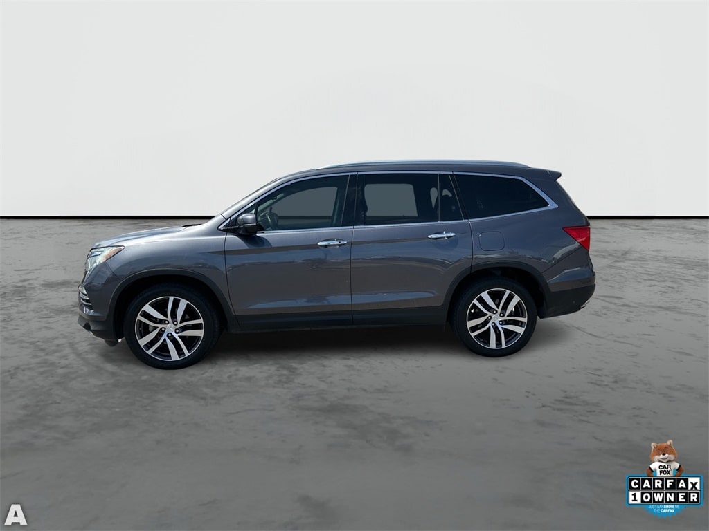 Image 3 of 2018 Honda Pilot Touring SUV