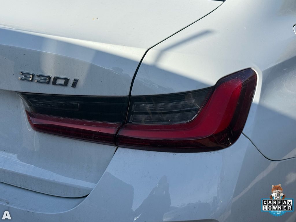 2023 BMW 3 Series 330i - Photo 10