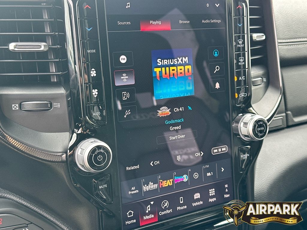 New 2026 Diamond Black Crystal Pearlcoat Ram RHO image 19