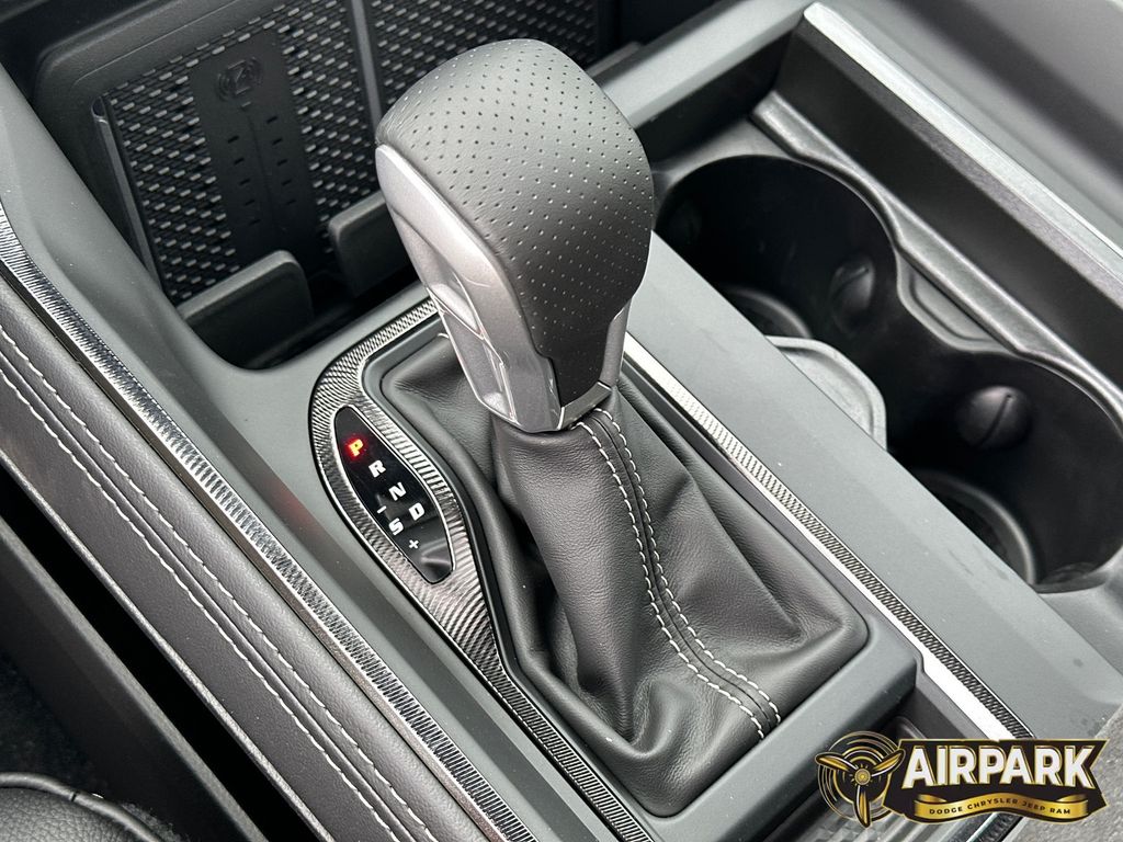 New 2026 Diamond Black Crystal Pearlcoat Ram RHO image 21