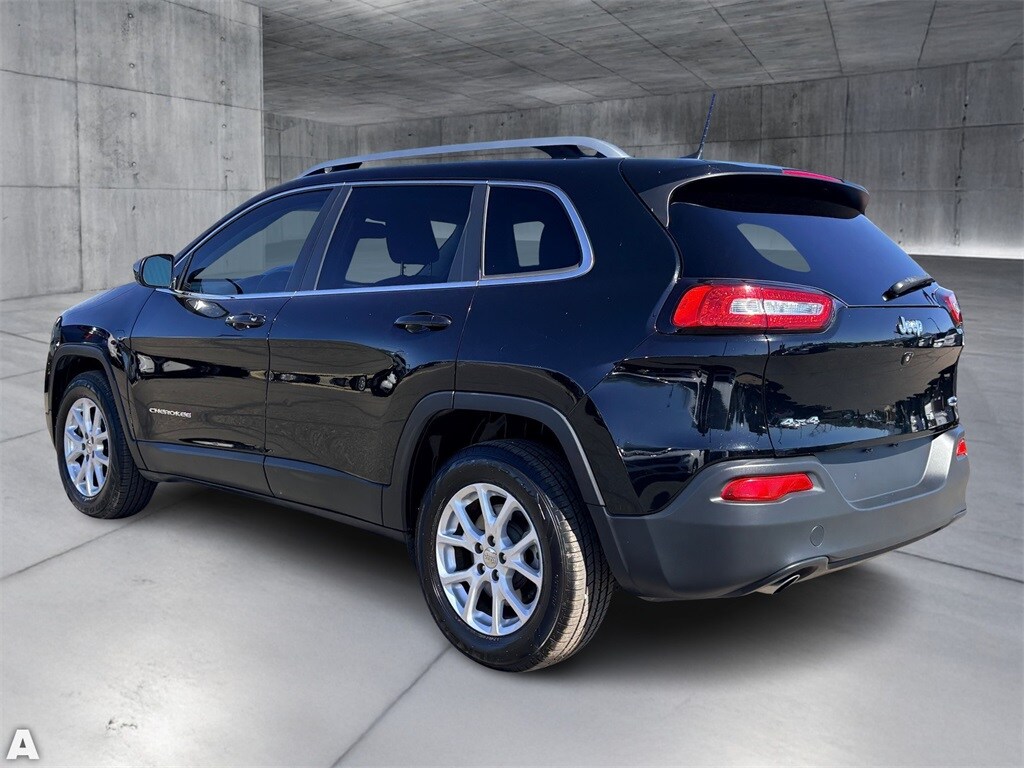 Used 2018 Jeep Cherokee Latitude SUV