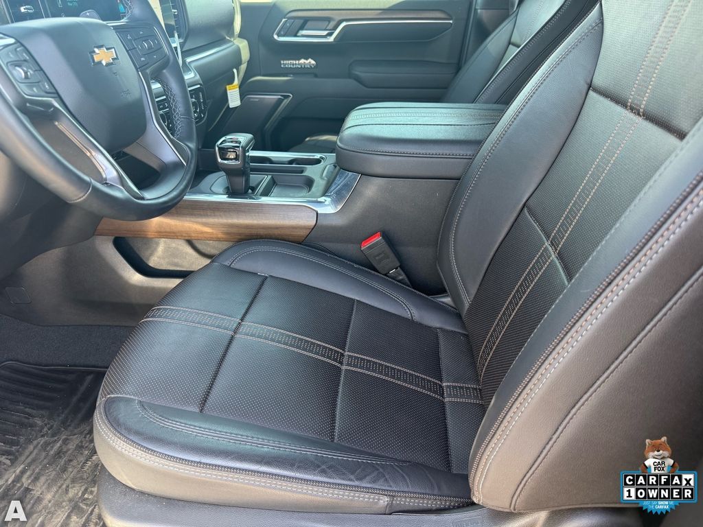 Used 2025 Black Chevrolet High Country image 12