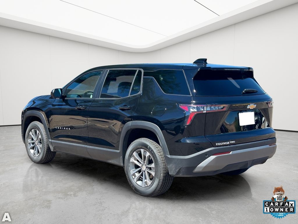 Used 2025 Mosaic Black Metallic Chevrolet LT image 4