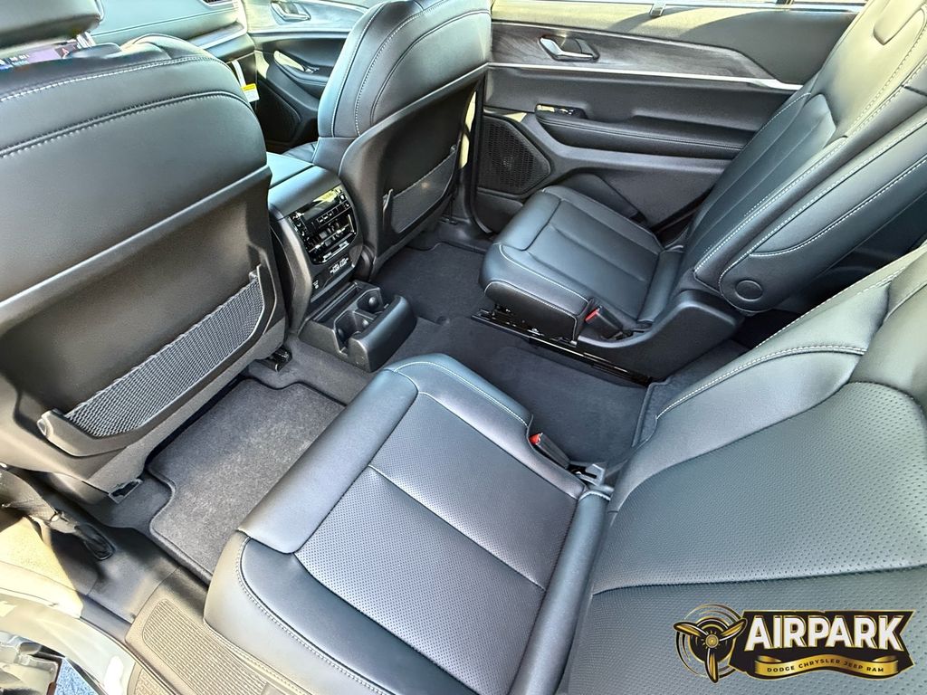 Used 2025 Silver Zynith Jeep Limited image 19