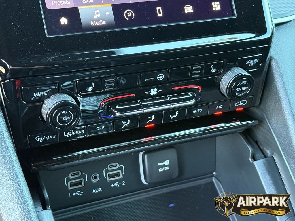 New 2025 Velvet Red Pearlcoat Jeep Laredo image 18