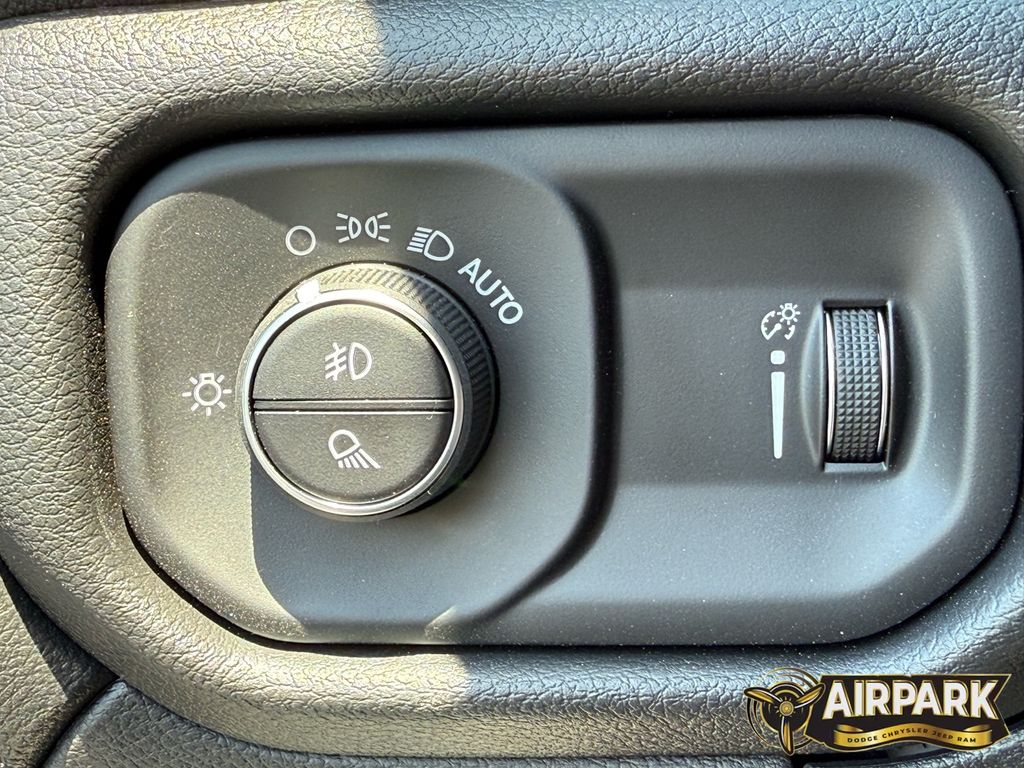 New 2026 Bright White Ram Tradesman image 13