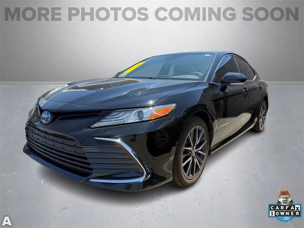 Used 2022 Toyota Camry XLE with VIN 4T1F31AK7NU599286 for sale in Scottsdale, AZ