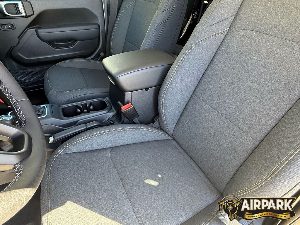 New 2025 Granite Crystal Jeep Sport image 14