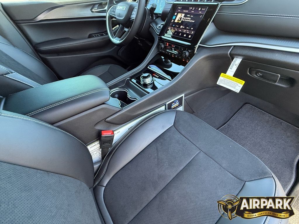 New 2025 Silver Zynith Jeep Laredo image 22