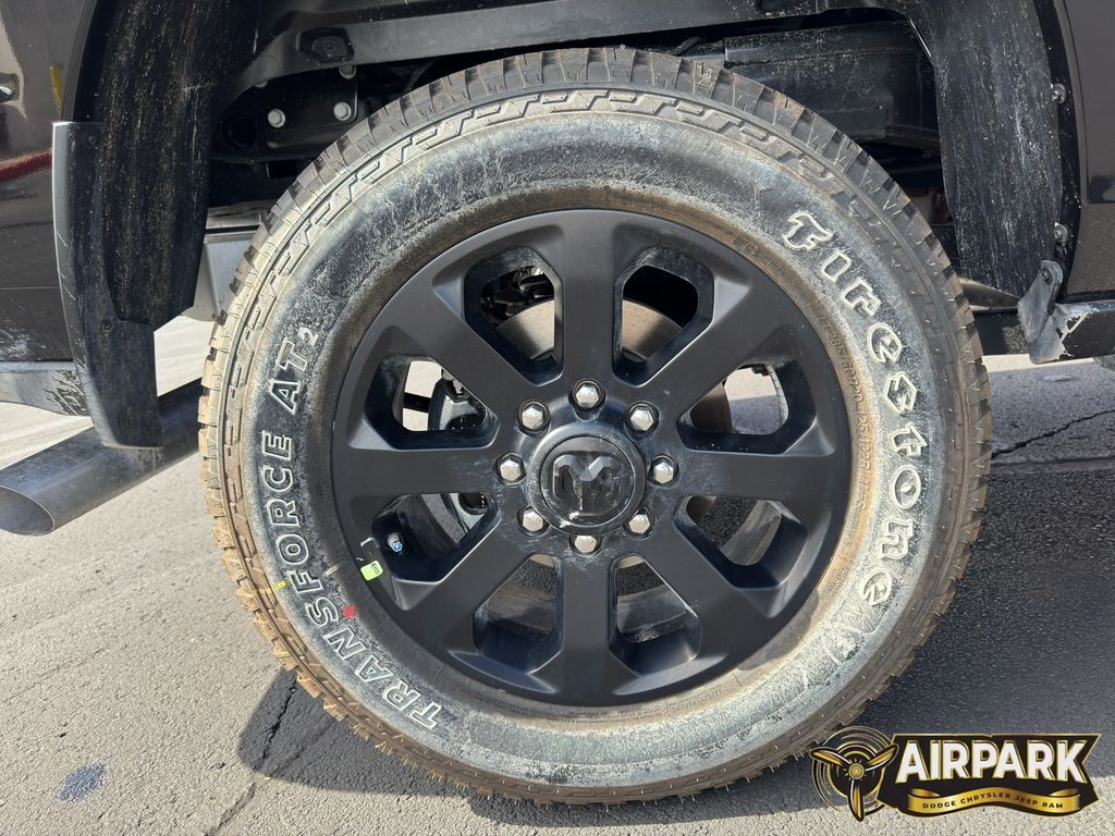 New 2026 Diamond Black Crystal Pearlcoat Ram Laramie image 10