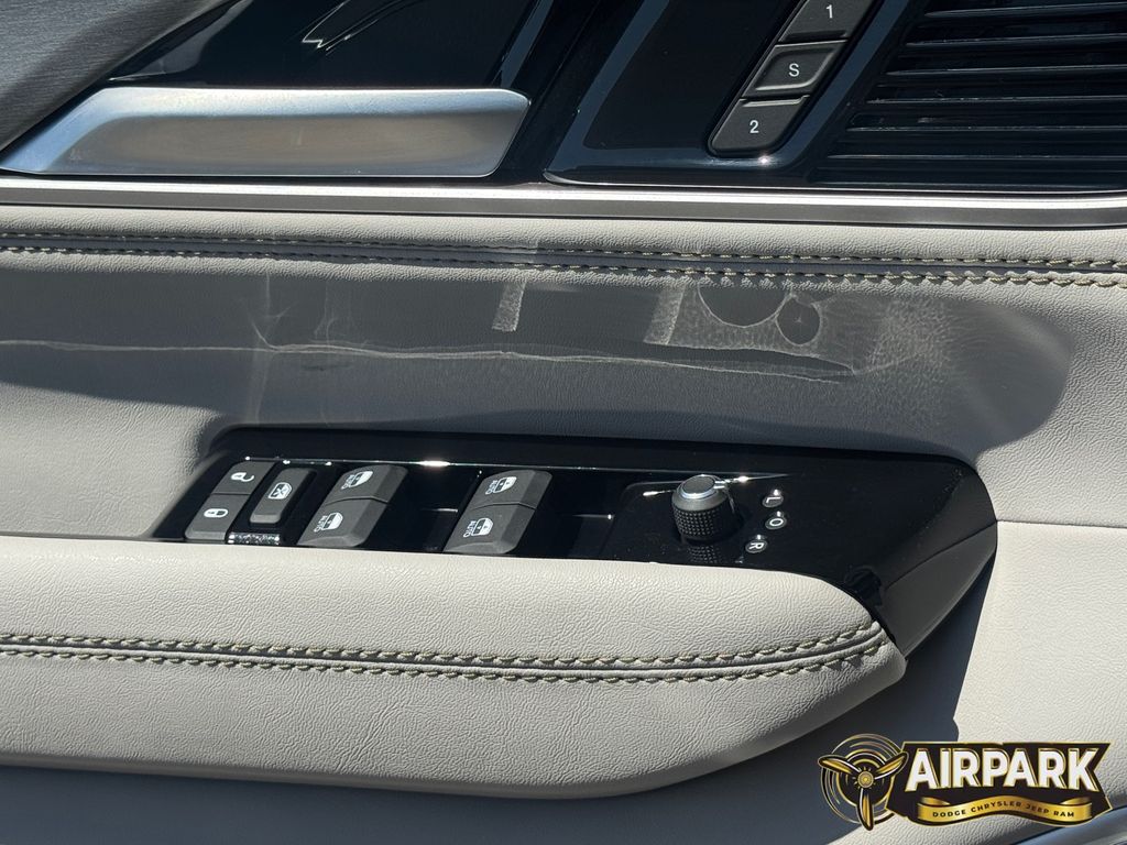 New 2026 High Gloss Black Jeep Base image 28