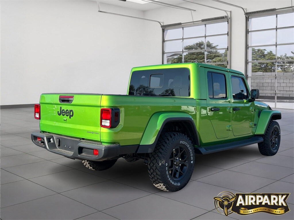 New 2025 Jeep Gladiator Sport Pickup