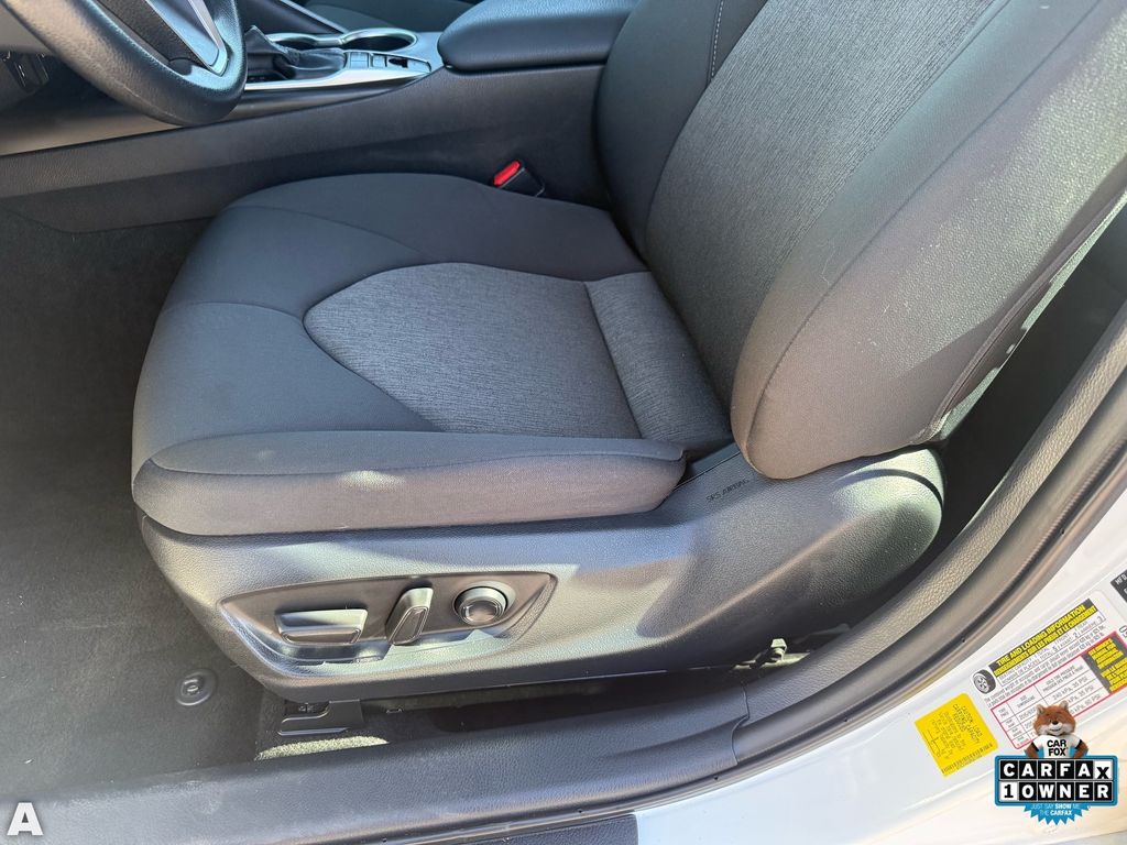 Used 2023 White Toyota LE image 13