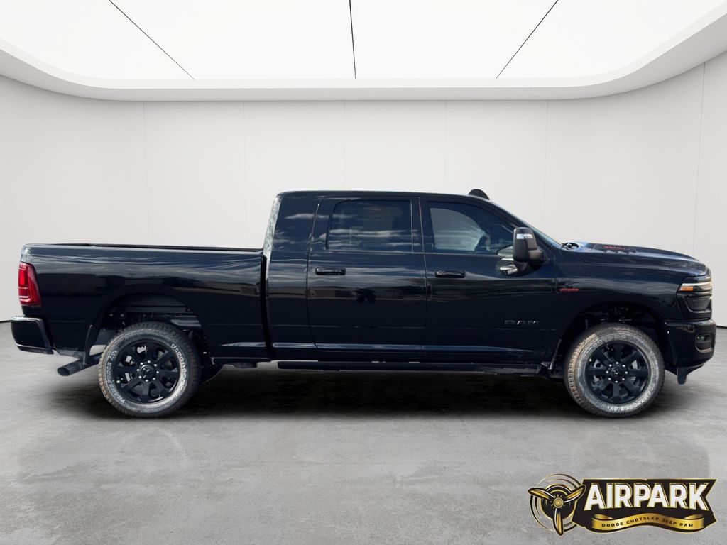 New 2026 Diamond Black Crystal Pearlcoat Ram Laramie image 7