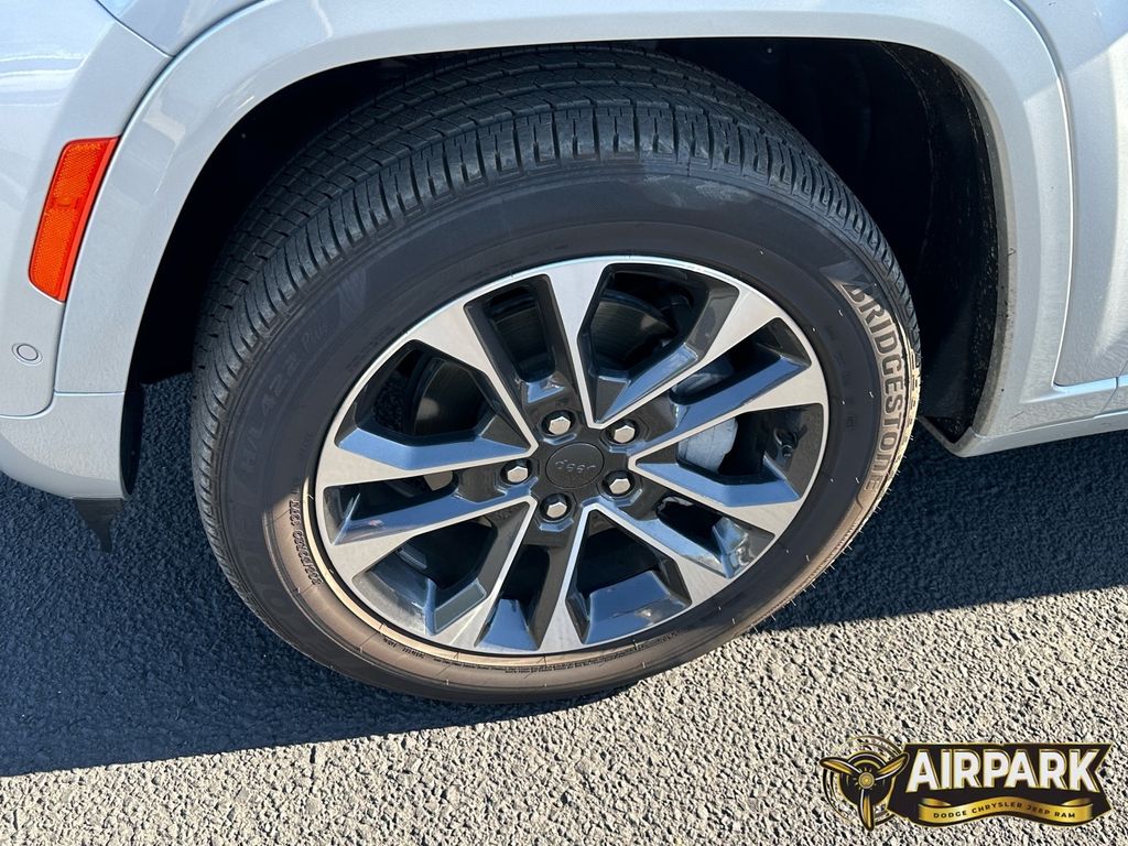 New 2025 Silver Zynith Jeep Overland image 9