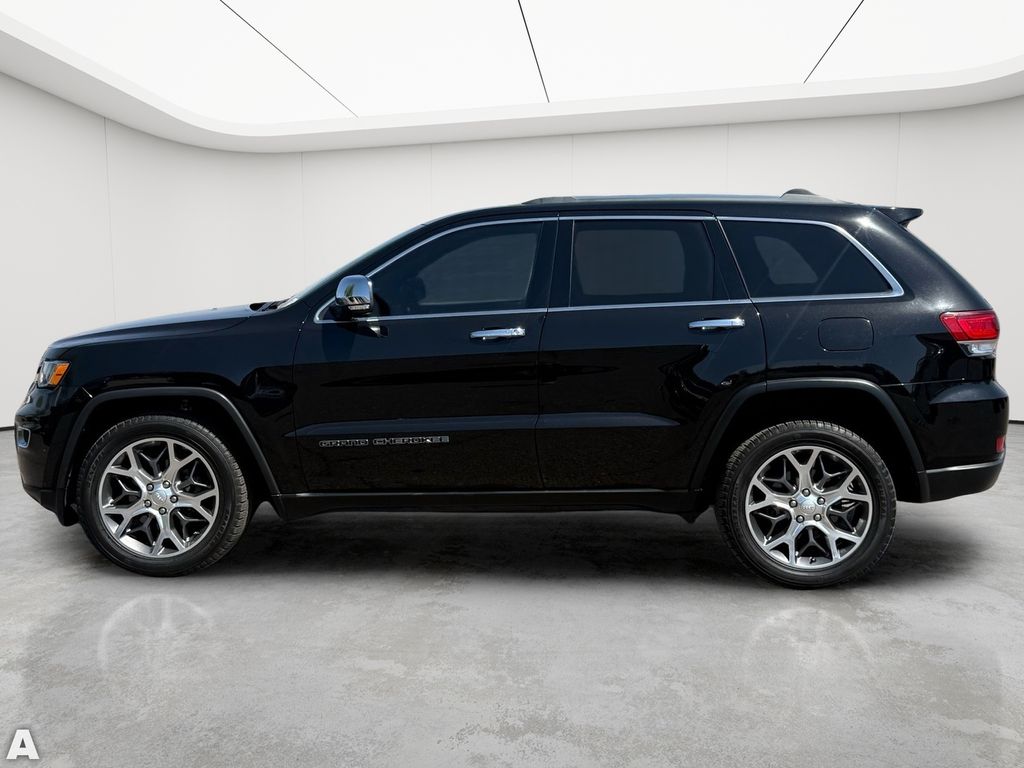 Used 2020 Diamond Black Crystal Pearlcoat Jeep Limited image 3