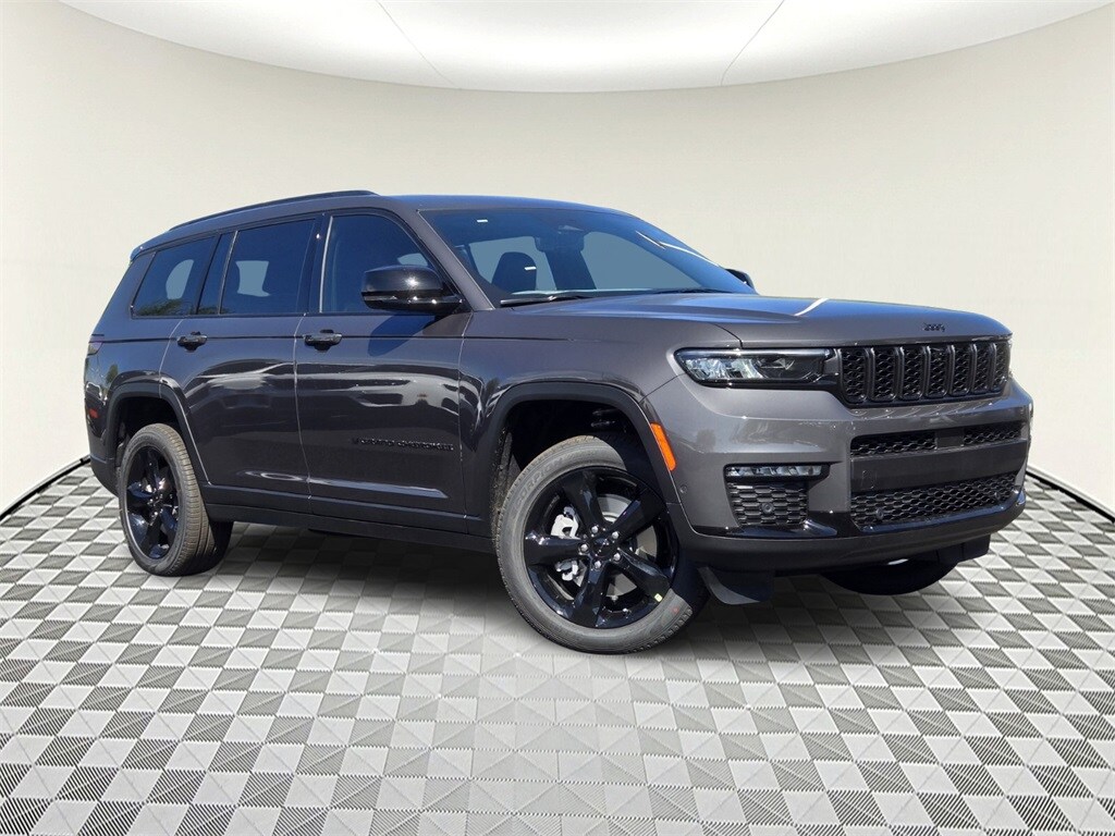 2025 Jeep Grand Cherokee Limited photo 2