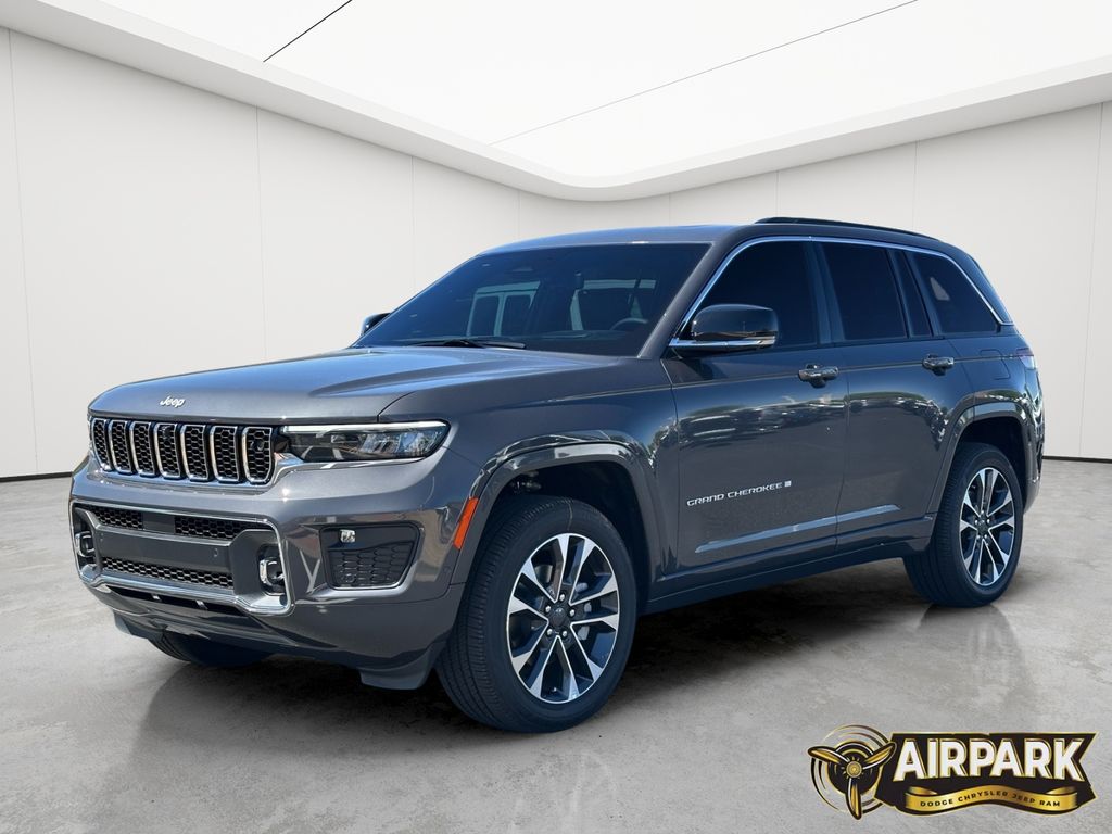 New 2025 Baltic Gray Jeep Overland image 7