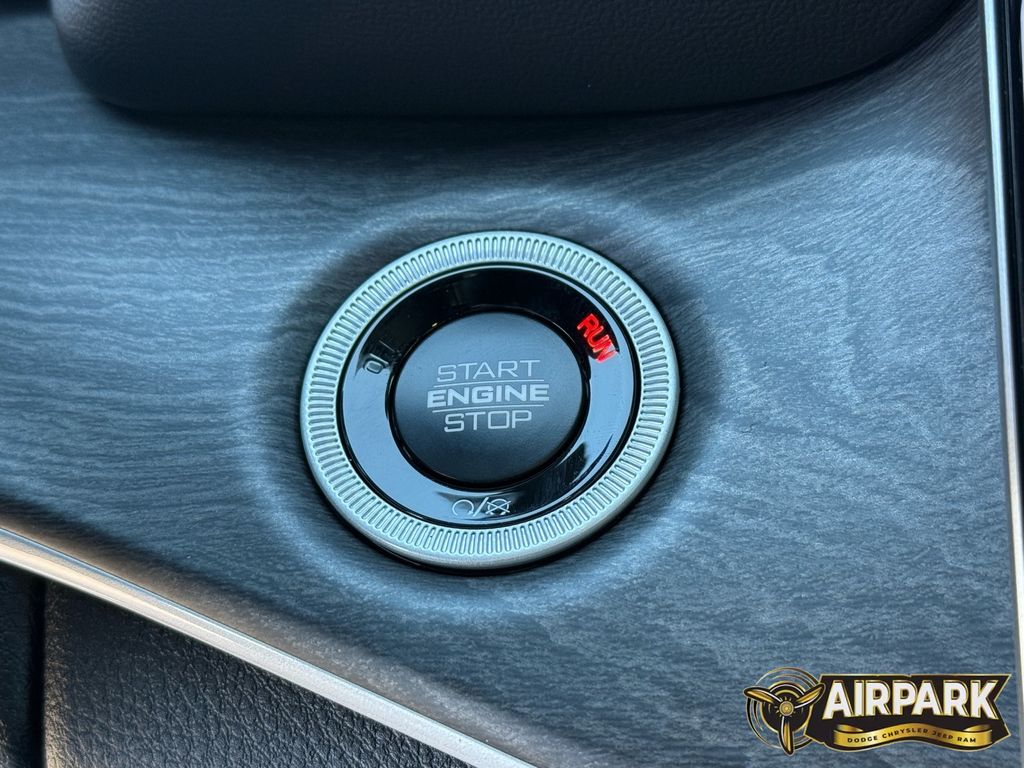 Used 2025 Silver Zynith Jeep Limited image 16