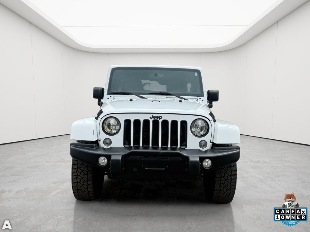 Used 2016 Bright White Clearcoat Jeep Unlimited Sahara image 5