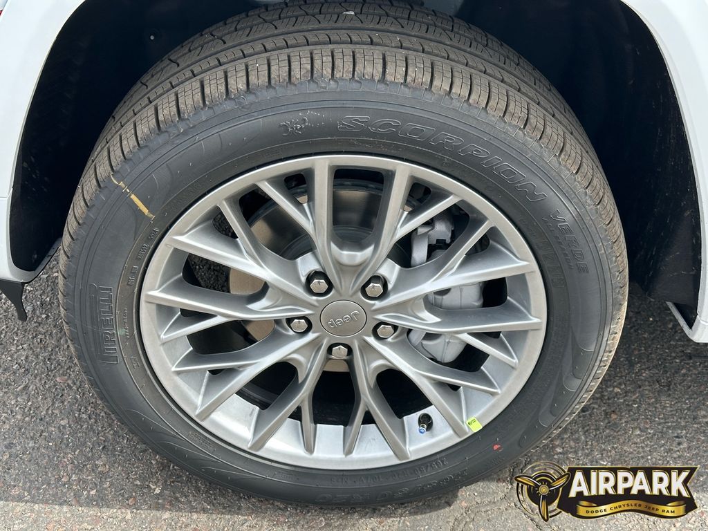 New 2025 Bright White Jeep Summit image 10