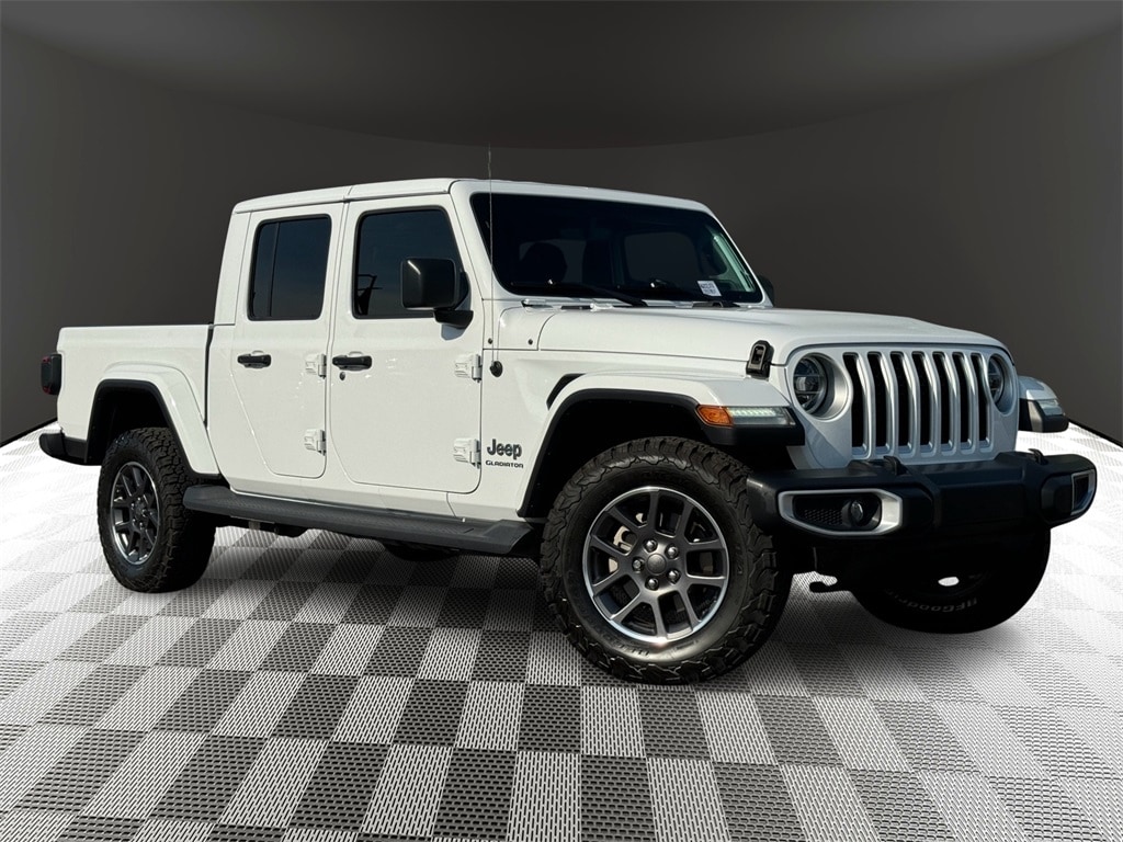 Used 2020 Jeep Gladiator Overland with VIN 1C6HJTFG6LL153434 for sale in Scottsdale, AZ