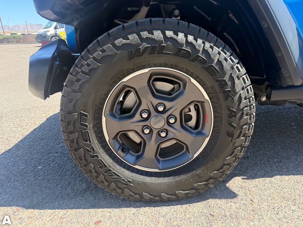 Used 2021 Hydro Blue Pearlcoat Jeep Rubicon image 10