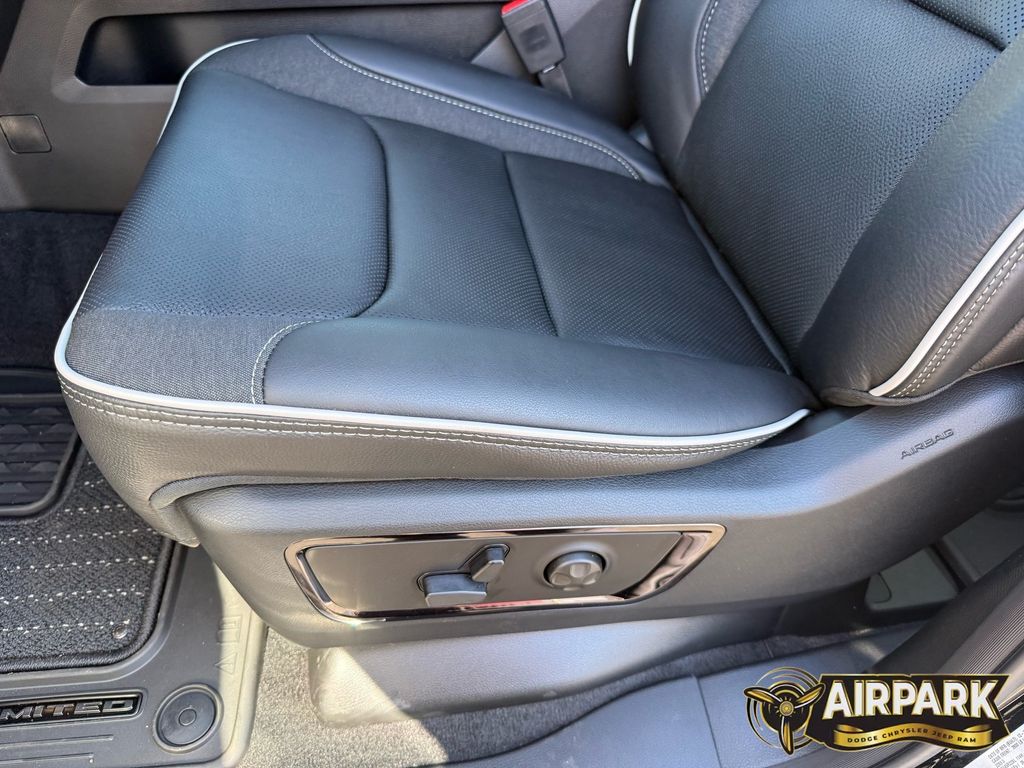 New 2026 Diamond Black Crystal Pearlcoat Ram Limited image 13