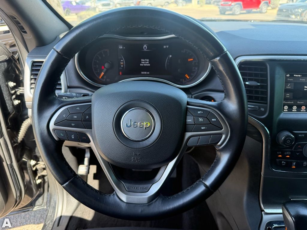 Used 2021 Diamond Black Crystal Pearlcoat Jeep Laredo E image 13