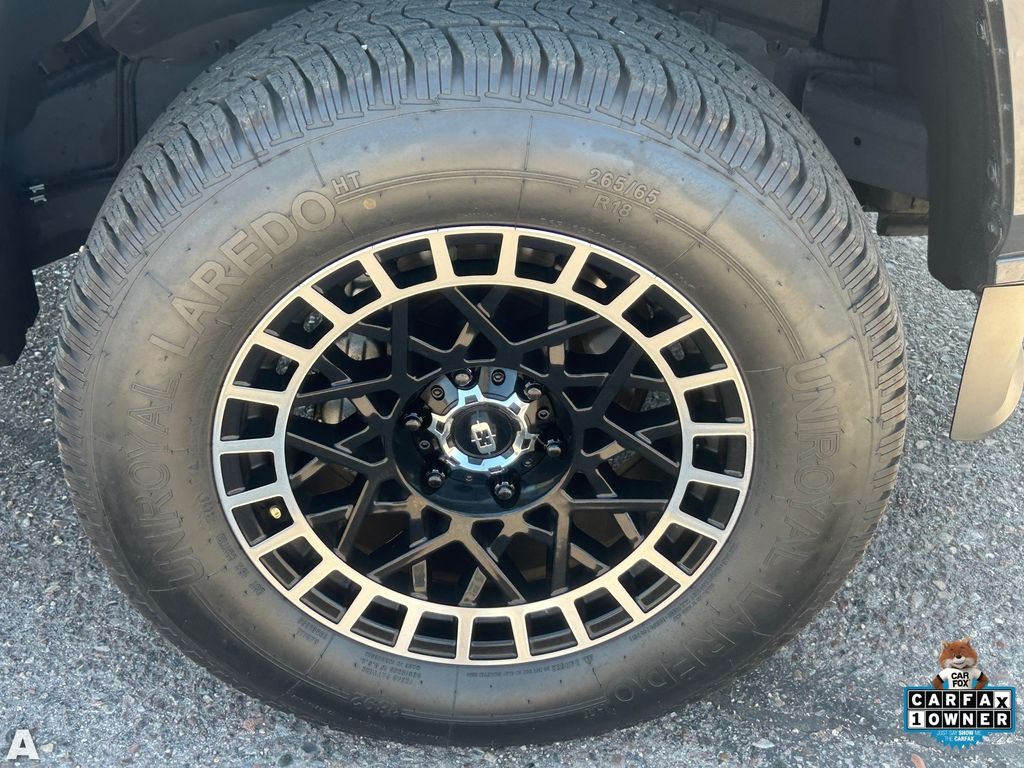 Used 2025 Underground Toyota SR5 image 10