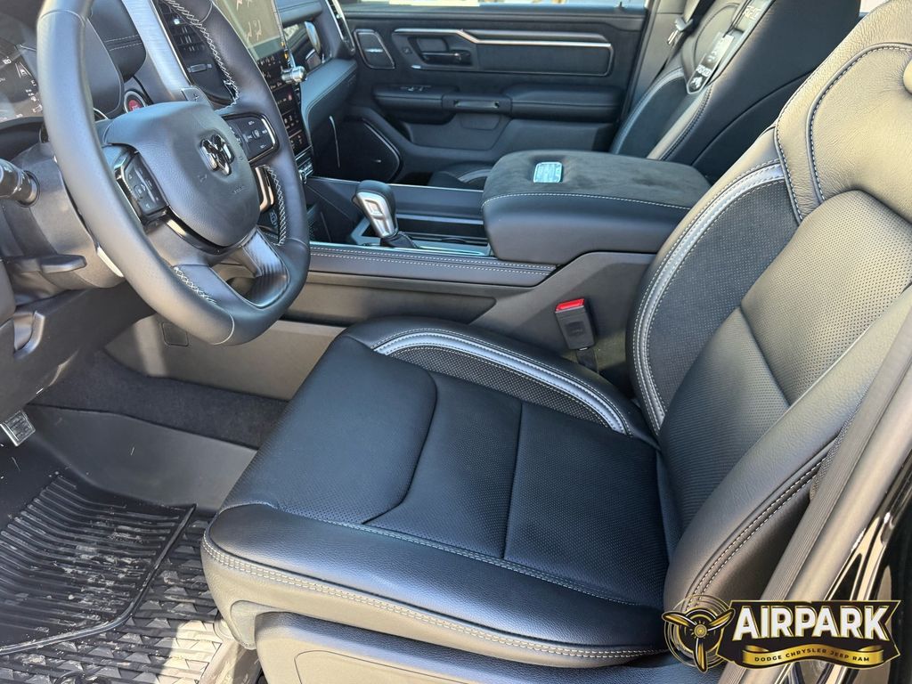 New 2026 Diamond Black Crystal Pearlcoat Ram RHO image 12