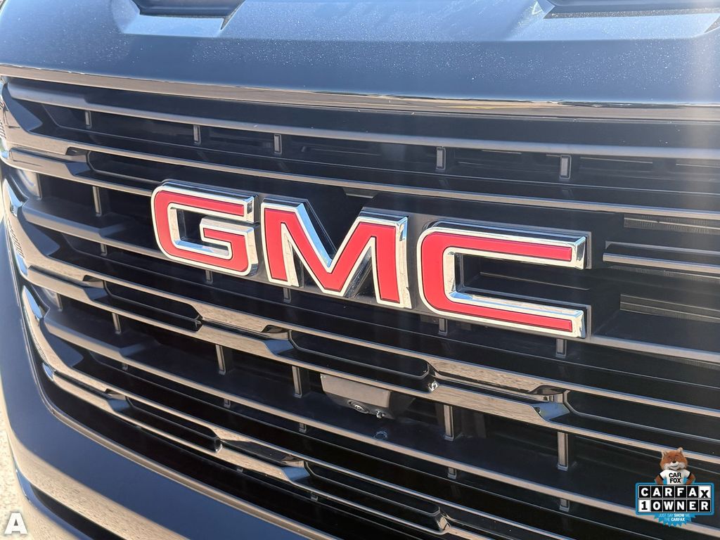 Used 2025 Onyx Black GMC Elevation image 32