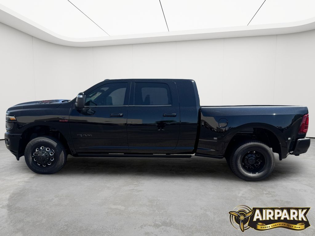 New 2026 Diamond Black Crystal Pearlcoat Ram Laramie image 7