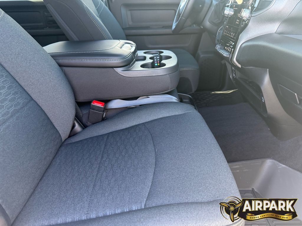 New 2026 Bright White Ram Tradesman image 30