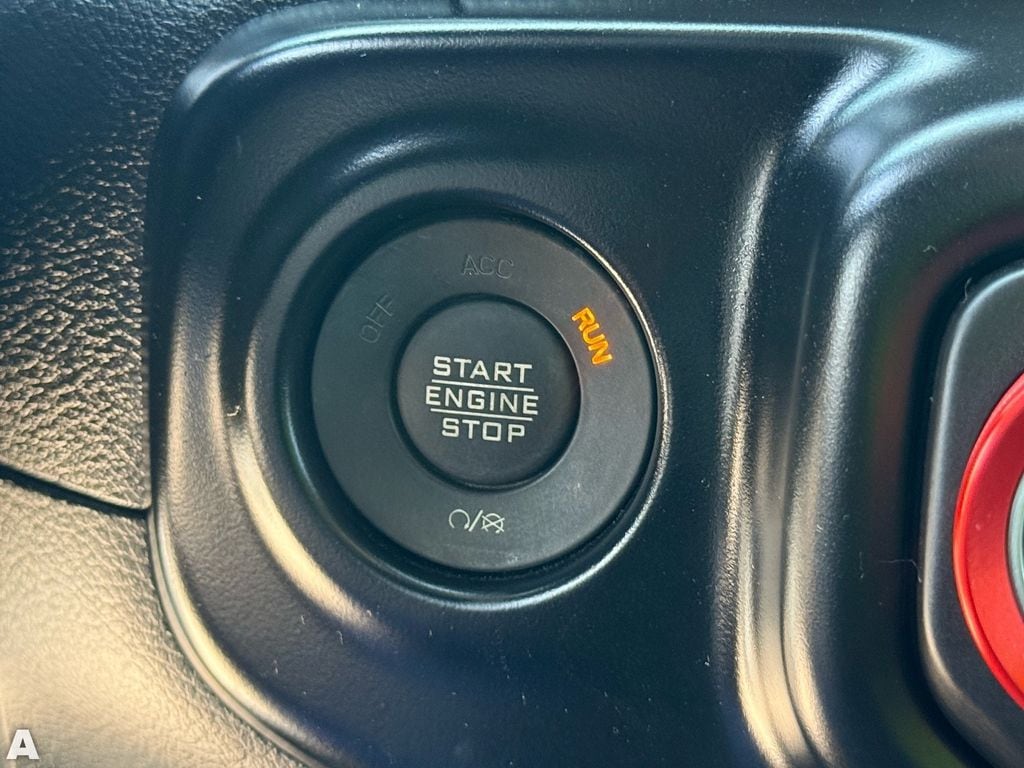 Used 2022 Silver Zynith Clearcoat Jeep Rubicon image 24