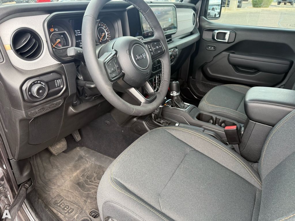 Used 2025 Granite Crystal Metallic Clearcoat Jeep Willys image 11