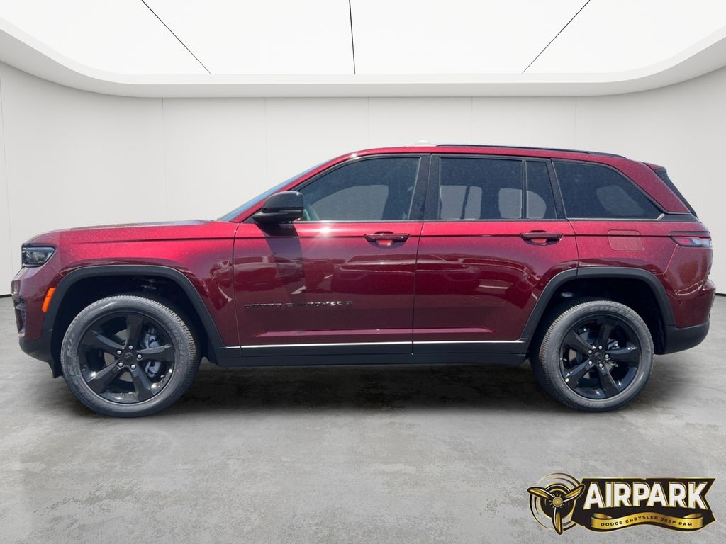 New 2025 Velvet Red Pearlcoat Jeep Laredo image 3