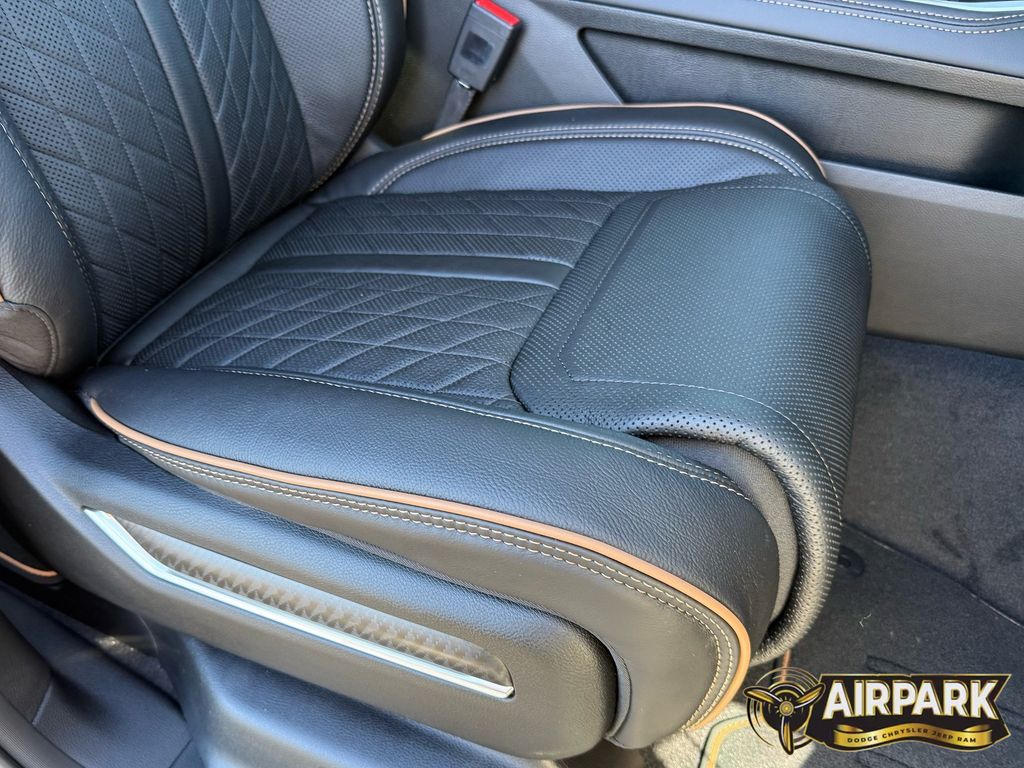 New 2026 Diamond Black Crystal Pearlcoat Ram Tungsten image 24