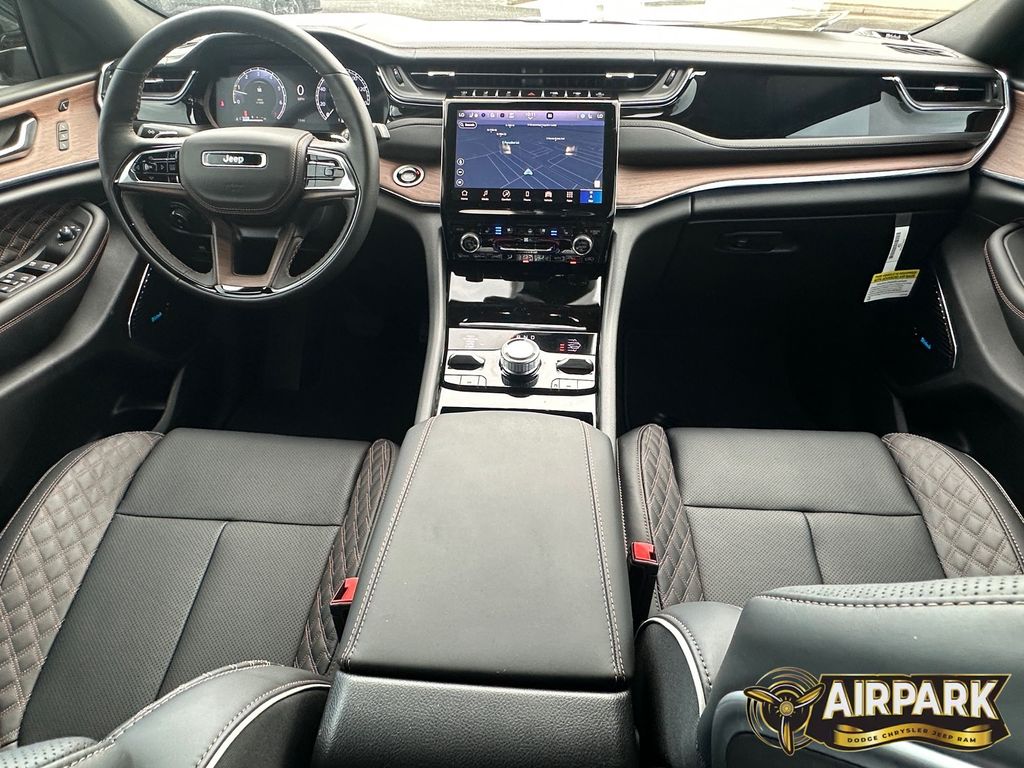 New 2025 Silver Zynith Jeep Summit image 14