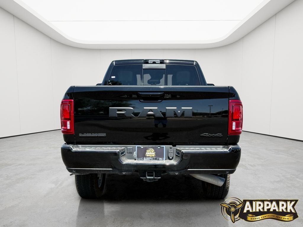 New 2025 Diamond Black Crystal Pearlcoat Ram Laramie image 6