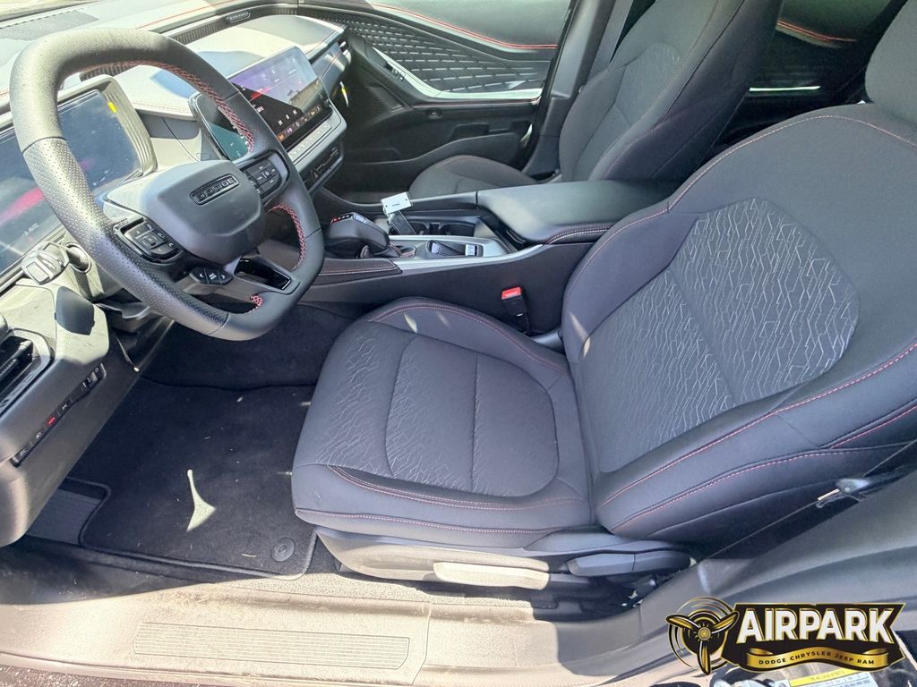 New 2026 Diamond Black Crystal Pearlcoat Dodge R/T image 15