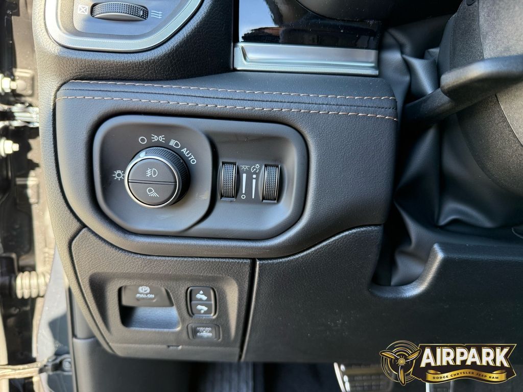 New 2026 Diamond Black Crystal Pearlcoat Ram Tungsten image 13