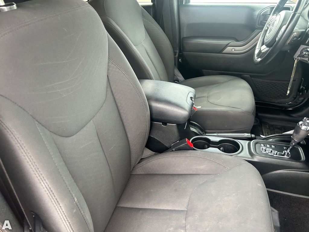 Used 2018 Black Clearcoat Jeep Unlimited Sport image 11