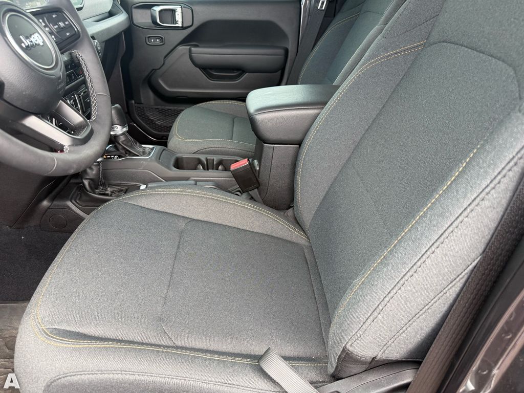 Used 2025 Granite Crystal Metallic Clearcoat Jeep Willys image 12