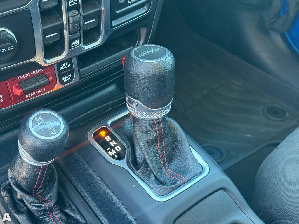 Used 2021 Hydro Blue Pearlcoat Jeep Rubicon image 24