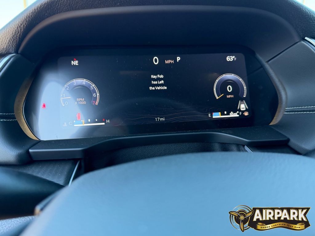 New 2025 Diamond Black Crystal Pearlcoat Jeep Laredo image 25